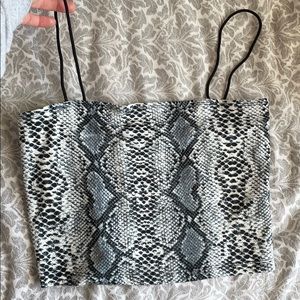 Cropped snakeskin pattern